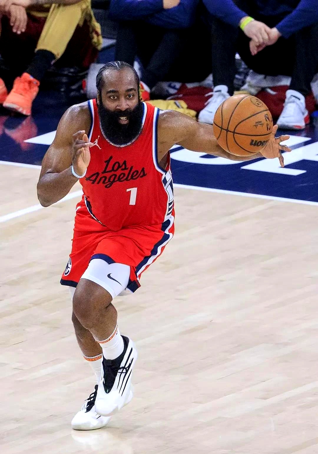 友博官网入口 -赛地聚焦：荷甲今晨热度飙升；洛杉矶快船内部沟通；气氛紧张；团队化学反应显著 