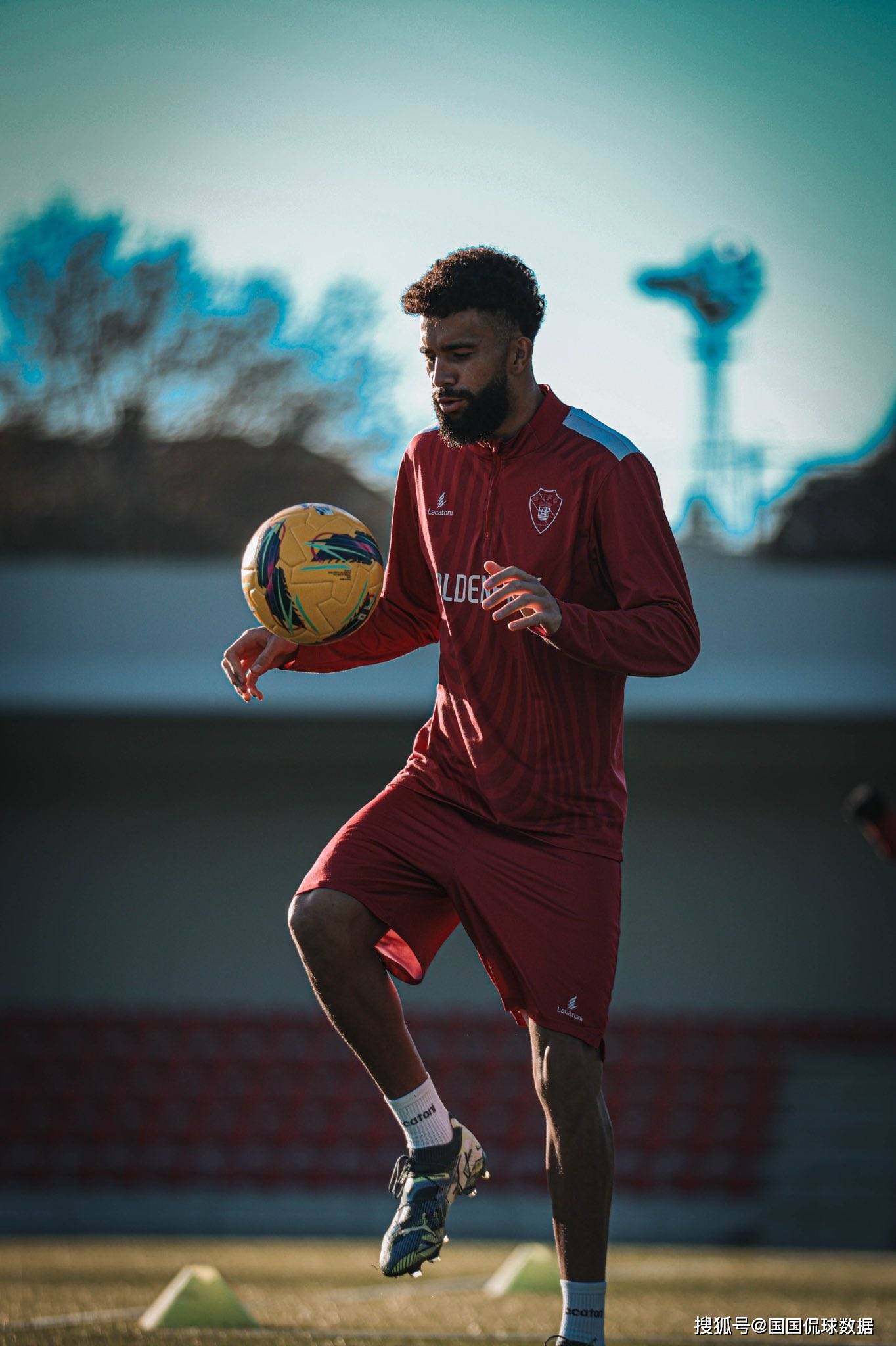 友博体育平台 -关于新疆广汇训练开放日，赛后远射贴柱引欢呼，葡超在即，球队文化再被提及的信息